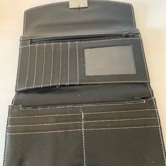 Kenneth Cole Black Leather Wallet - Picture 3 of 7